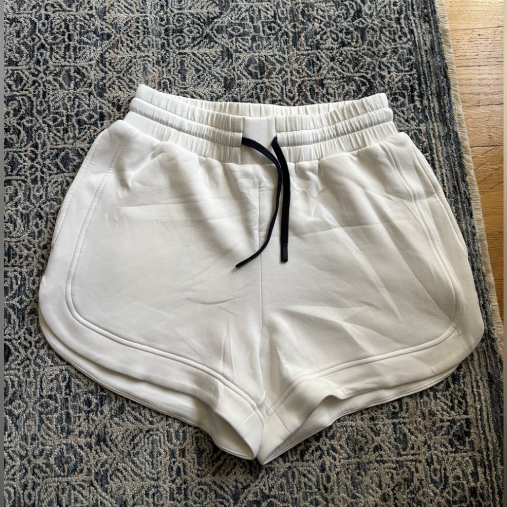 Varley Ollie High Rise Shorts 3.5”